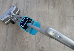 REDMOND RV-UR368: Aspiradora vertical con cepillo para alfombras y lámpara UV