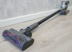 „Dreame T30“: galingas vertikalus dulkių siurblys su pilnu priedų rinkiniu