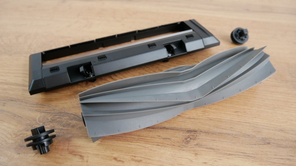 Dreame Bot D10s Pro: centrinis šepetys