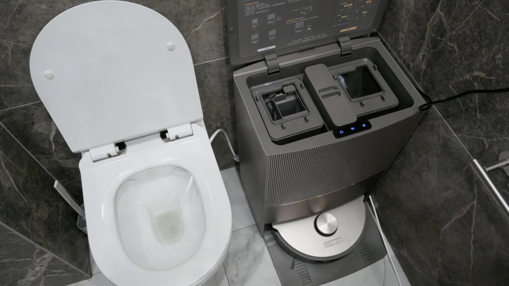 Dreame Bot X10 Pro: nešvaraus vandens nutekėjimas