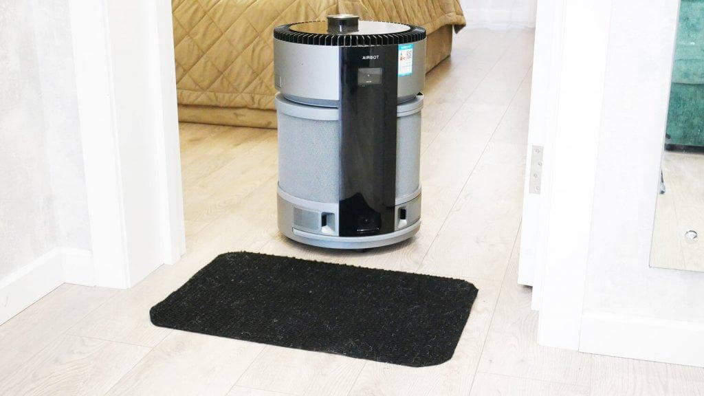 ECOVACS AIRBOT Z1: Važiavimas juodais paviršiais