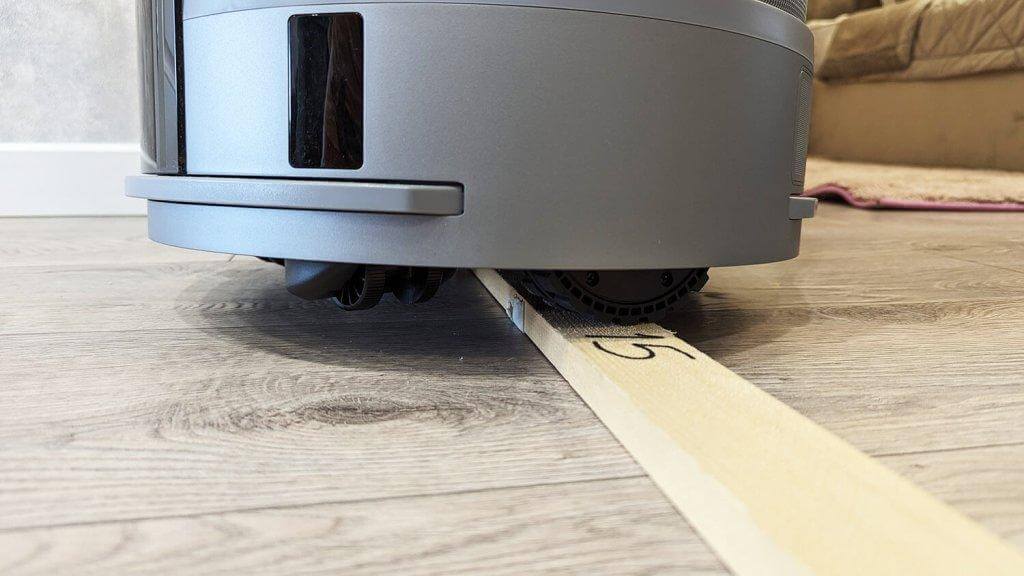 ECOVACS AIRBOT Z1: gebėjimas įveikti visas šalis