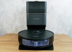 Roborock S8 Plus: Samočiščenje, prepoznavanje predmetov, dve krtači in dvigalo brisalcev