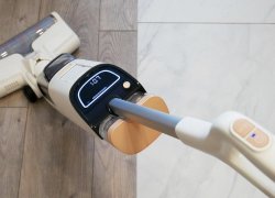 „Joyami JW1“: savaime išsivalantis vertikalus dulkių siurblys su UV lempa