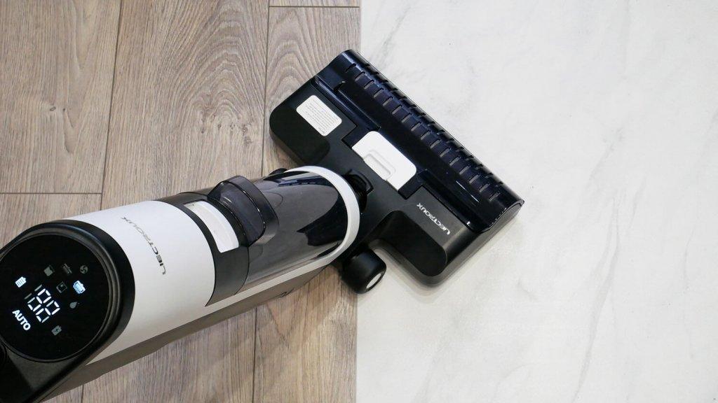 Liectroux i7 Pro: Limpieza de una variedad de revestimientos de suelo