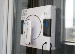 „Liectroux YW509“: įperkamas robotas langų valytuvas su dviguba vandens purškimo funkcija