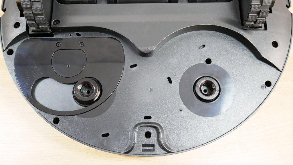 „Dreame Bot X30 Pro“: ištraukiama valymo šluostė