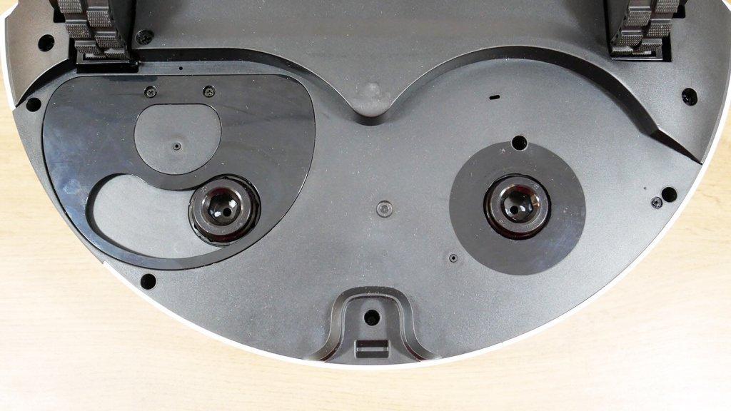 „Dreame Bot L20 Ultra Complete“: ištraukiama valymo šluostė