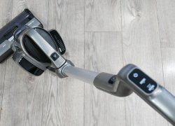 „Redkey W12 Pro“: universalus dulkių siurblys grindims, langams ir baldams valyti.