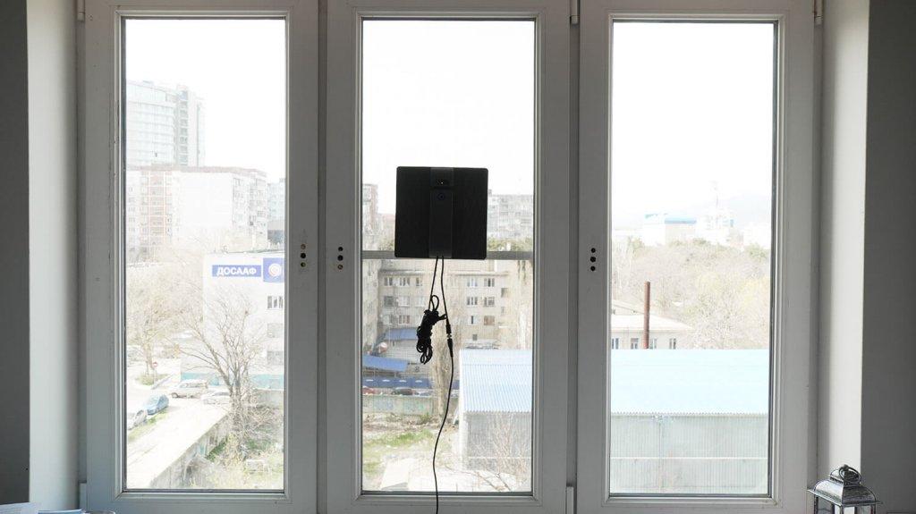 Dadget R100: Limpiador de ventanas estrecho