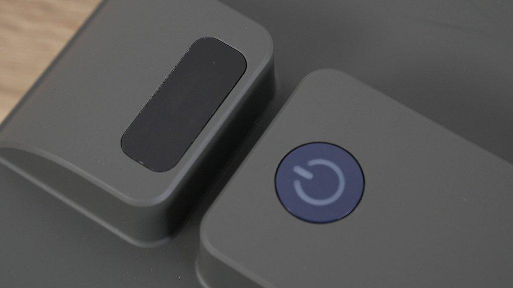 Įtaisas R200: Maitinimo mygtukas ir indikatoriai