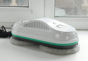 Gadget W200: Un robot limpiacristales asequible con función de pulverización de agua