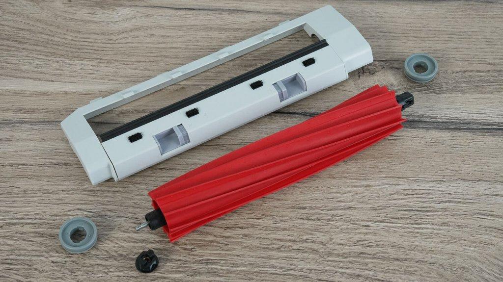 Roborock Qrevo MaxV: centrinis šepetys