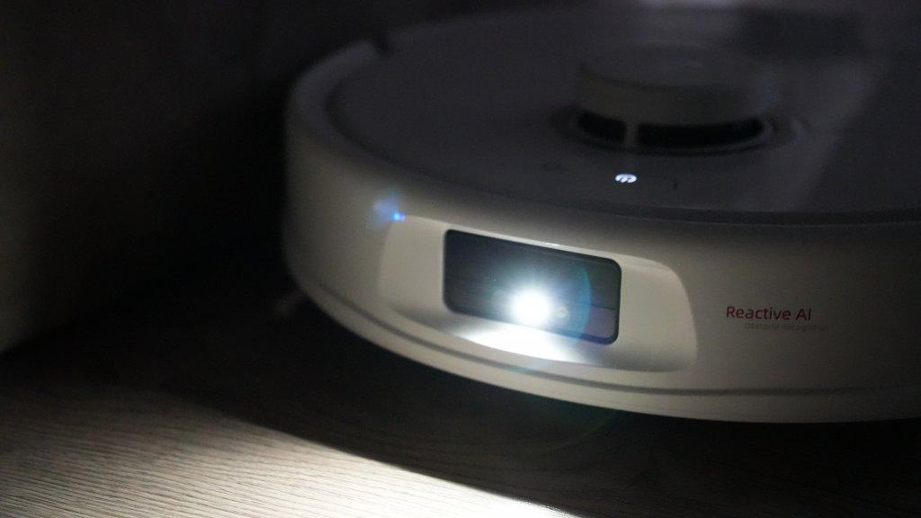Roborock Qrevo MaxV: Foninis apšvietimas