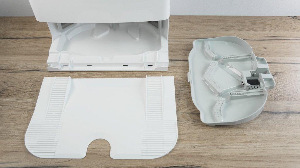 „Roborock Qrevo MaxV“: nuimamos platformos stotyje