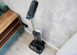 BORK V810: Aukščiausios klasės vertikalus dulkių siurblys su garų valytuvu ir pūstuvu