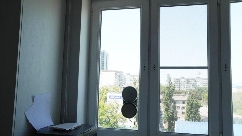 Gadget W220: Limpiador de ventanas estrecho