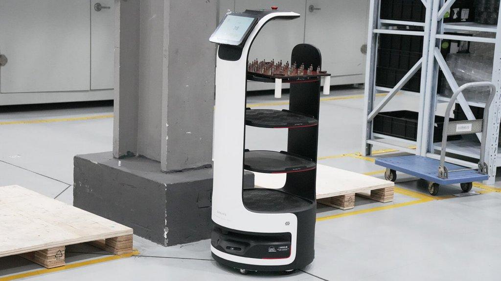 Svajokite apie robotą padavėją