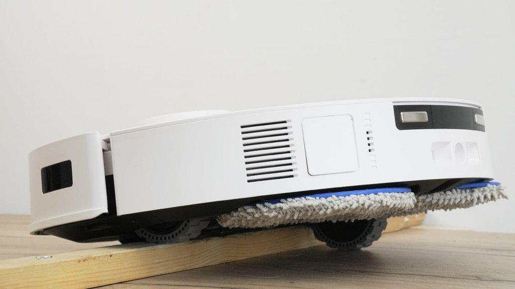 „Ecovacs Deebot T30 PRO“: kliūčių įveikimas