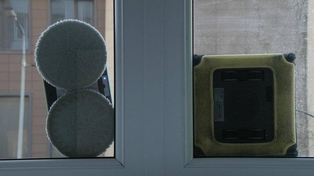 Akloji zona kvadratinių ir apvalių robotų kampuose