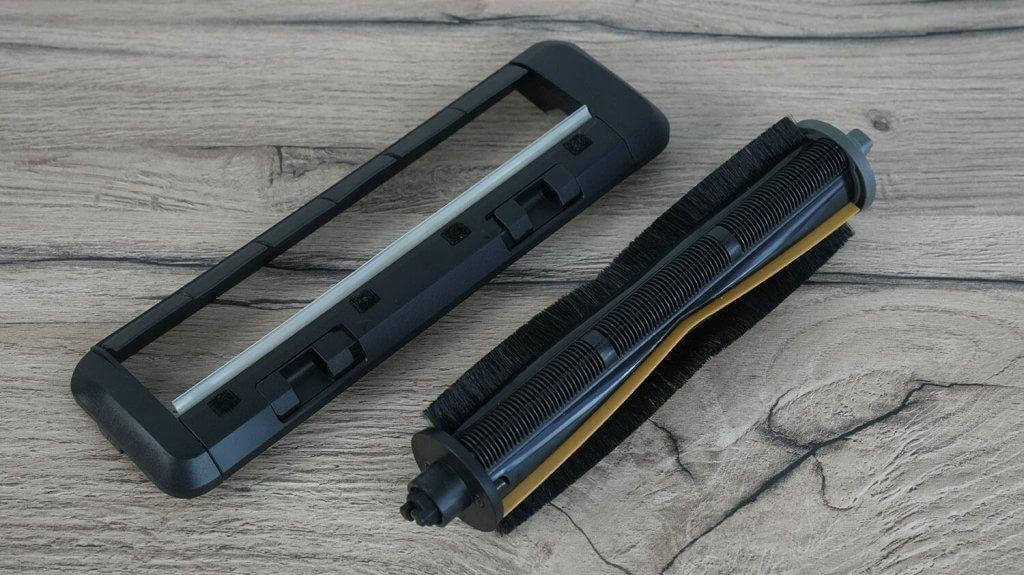 „Dreame Bot X40 Pro“: centrinis šepetys su peiliukais