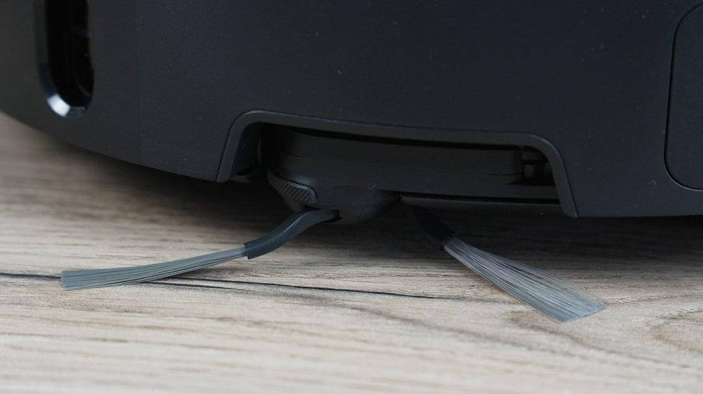 Dreame Bot X40 Pro: šoninis šepetys