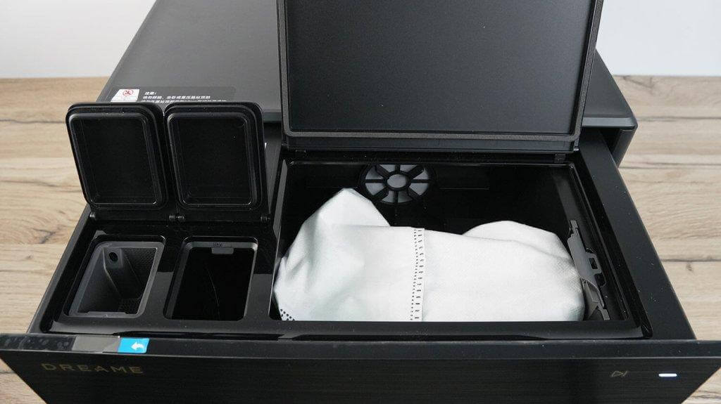 „Dreame Bot X40 Pro“: krepšys ir šiukšliadėžės stotyje