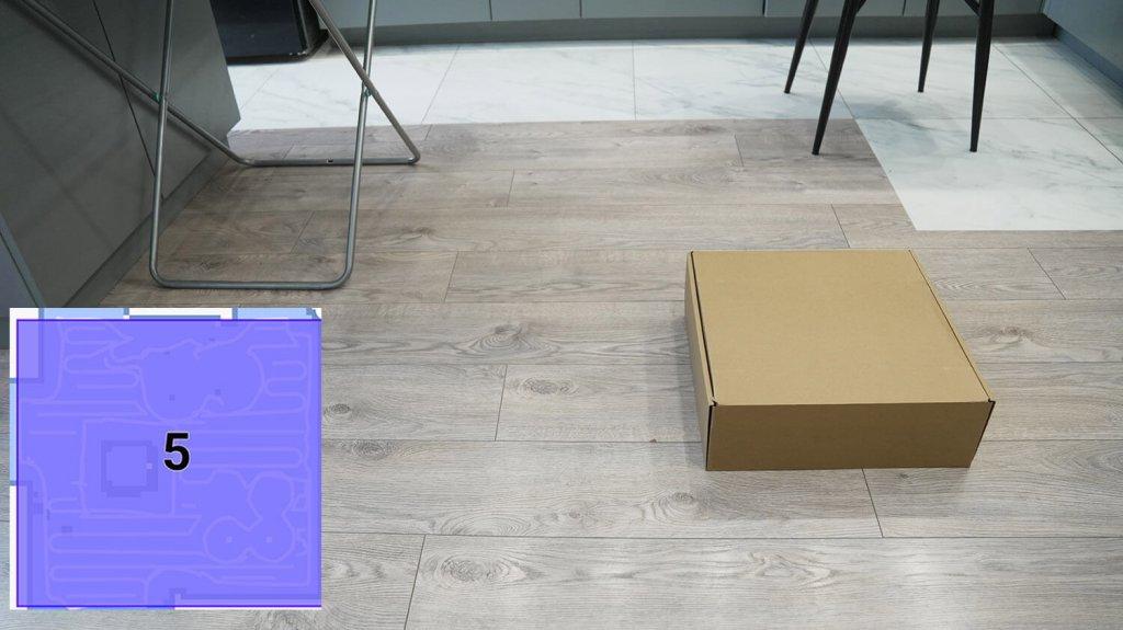 „Xiaomi Mijia M30S“: kaip naršyti kambaryje su kliūtimis