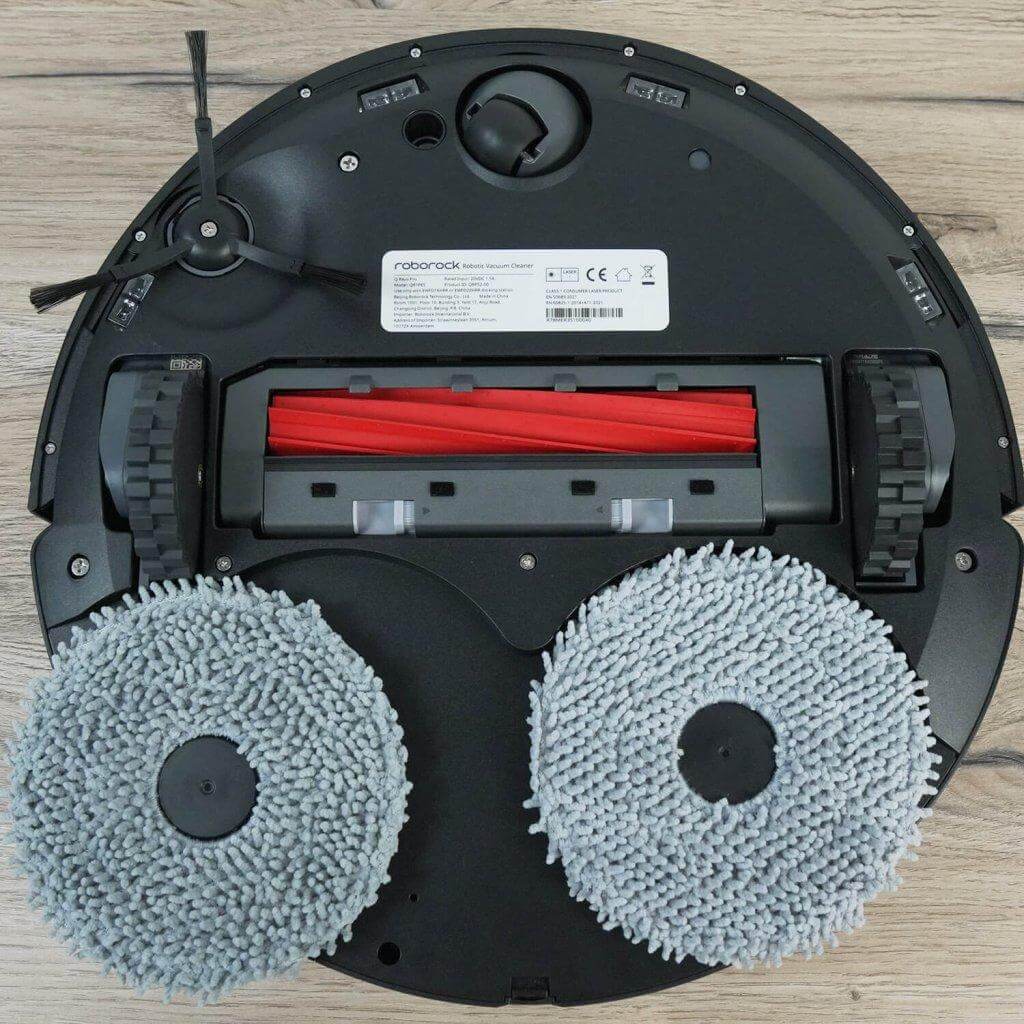 „Roborock Qrevo PRO“: vaizdas iš apačios