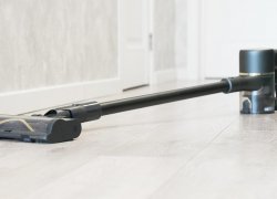 „Dreame R10 Pro Aqua“: vertikalus dulkių siurblys šlapiam ir sausam valymui