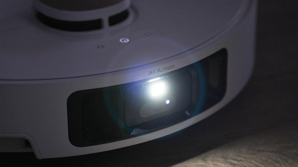 „Dreame X40 Ultra Complete“: kamera su foniniu apšvietimu