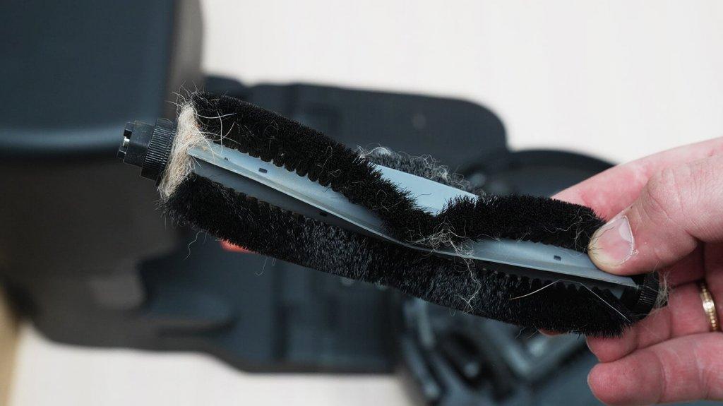 eufy L60: savaime išsivalantys turbo šepečiai