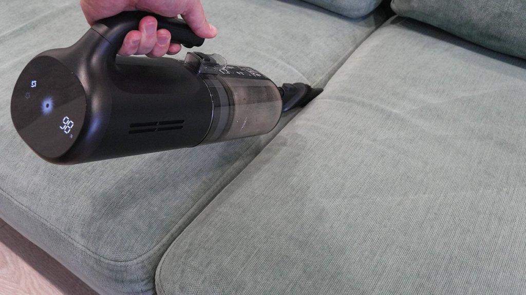 Dreame H14 Dual: limpieza del sofá