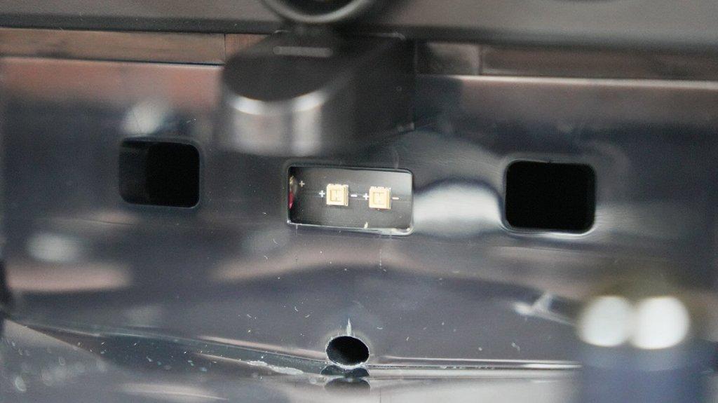 „Dreame X40 Pro Ultra“: UV lempa stotelėje