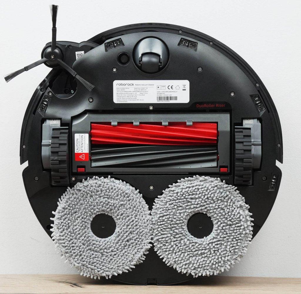 „Roborock Qrevo Master“: vaizdas iš apačios