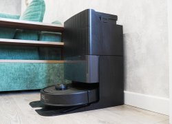 „Roborock Qrevo MASTER“: du turbo šepečiai, šoninis šepetys ir šluostė, 10 000 Pa, grandikliai