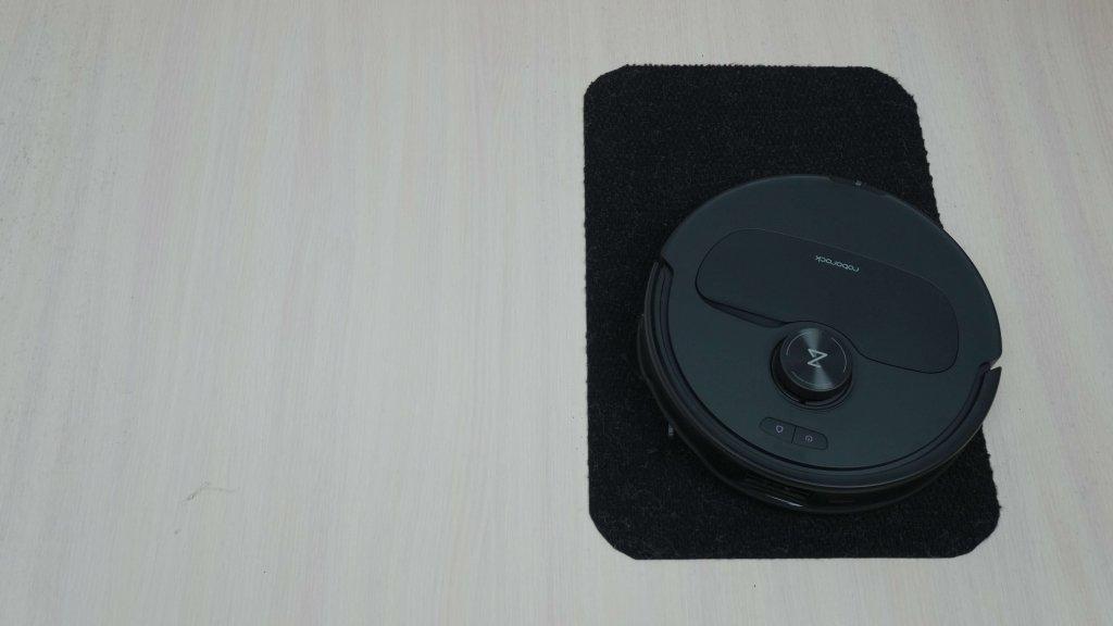 „Roborock Qrevo Master“: vairavimas juodais paviršiais
