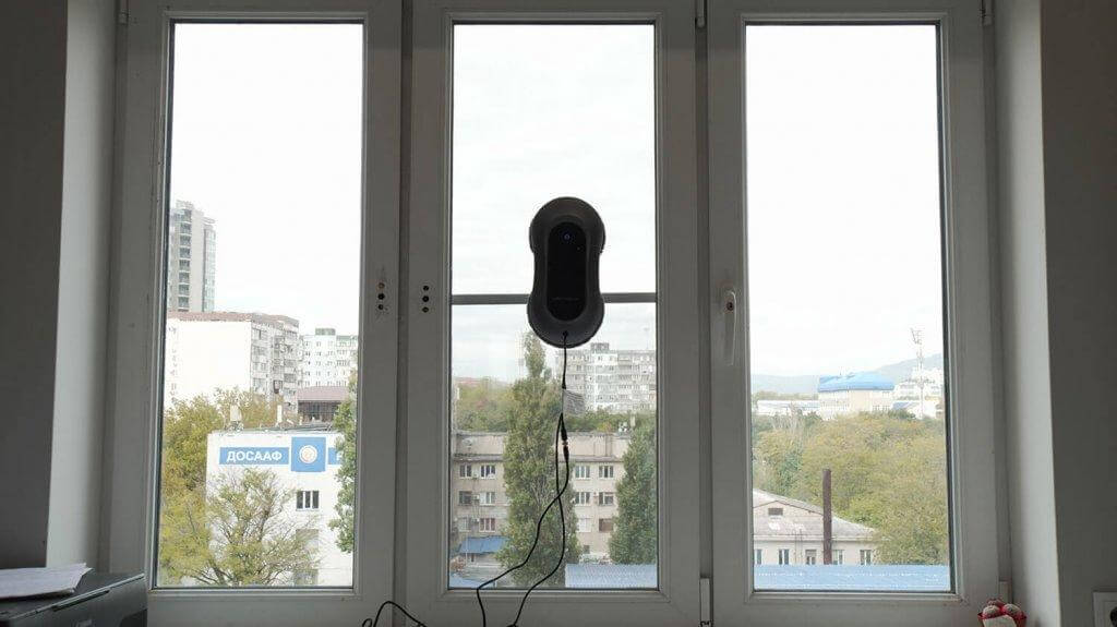 Liectroux YW810: siauras langų plovimo įrenginys