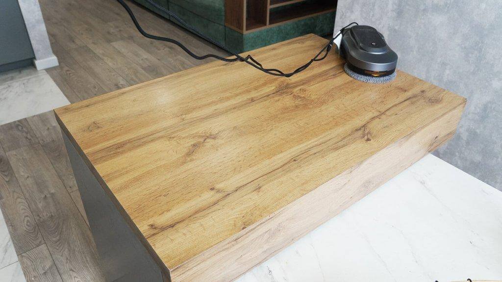 Liectroux YW810: horizontalus paviršių plovimas