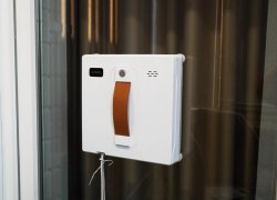 „Lydsto WL07“: įperkamas ir stilingas robotas langų valytuvas su dvipusiu vandens purškimu