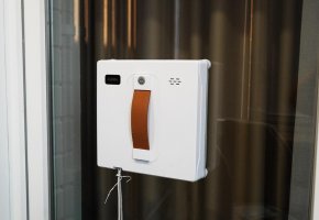 „Lydsto WL07“: įperkamas ir stilingas robotas langų valytuvas su dvipusiu vandens purškimu