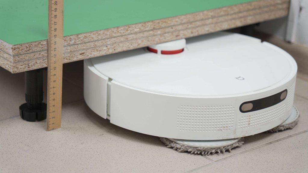 „Xiaomi Mijia H40“: Prasilenkimas po žemais baldais