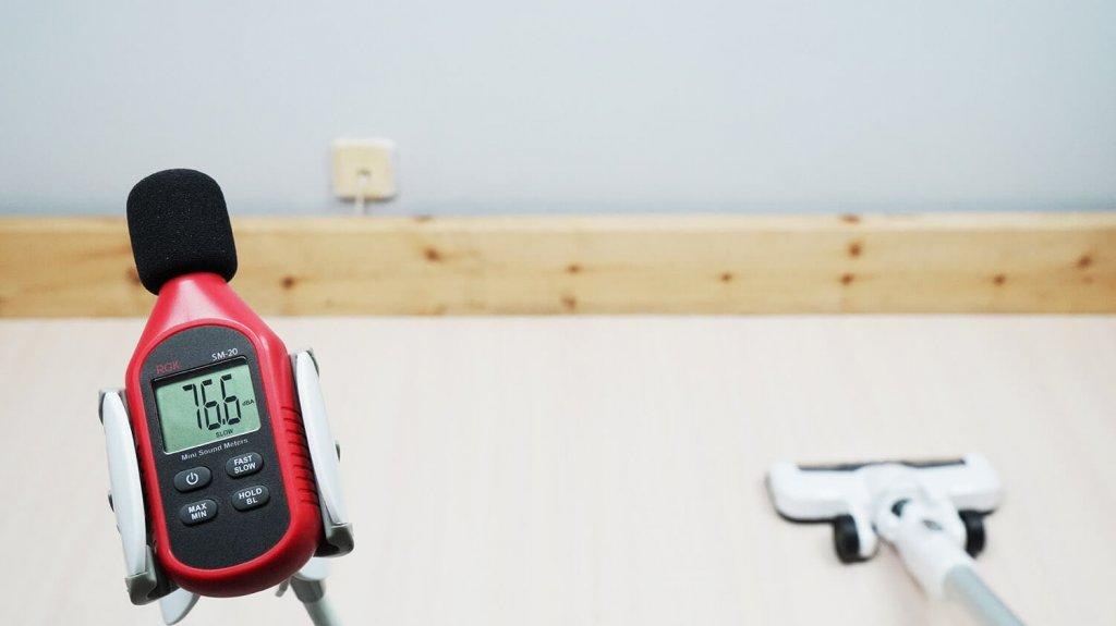 Midea VSS1800: Nivel de ruido