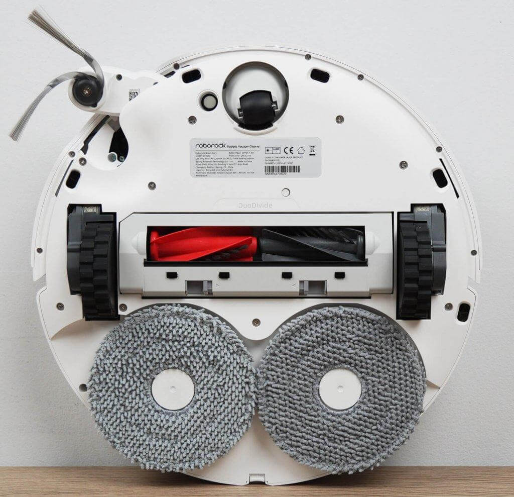 „Roborock Qrevo“ kreivė: vaizdas iš apačios