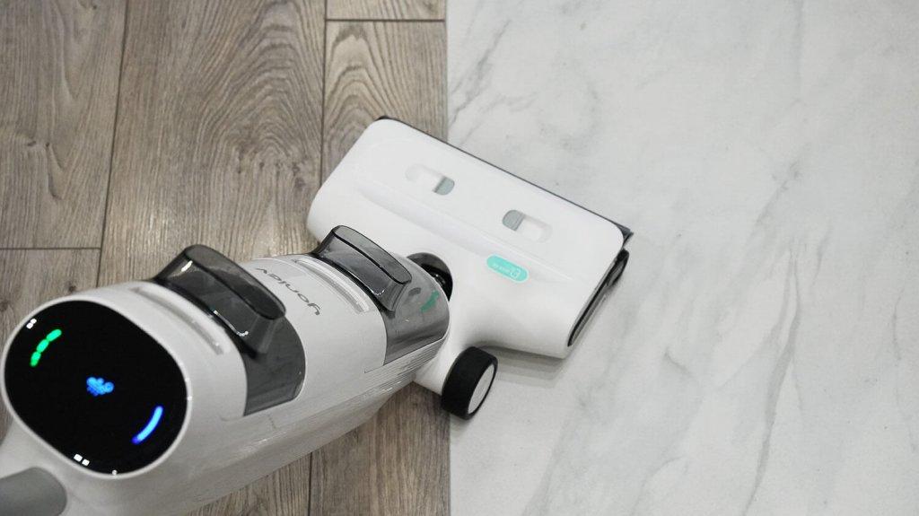 Yoniev U7s: Grindų valymas