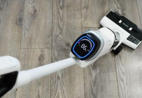 „Dreame Trouver K10 Pro“: skalauja nuo kraštų, dezinfekuoja vandenį ir aptinka nešvarumus