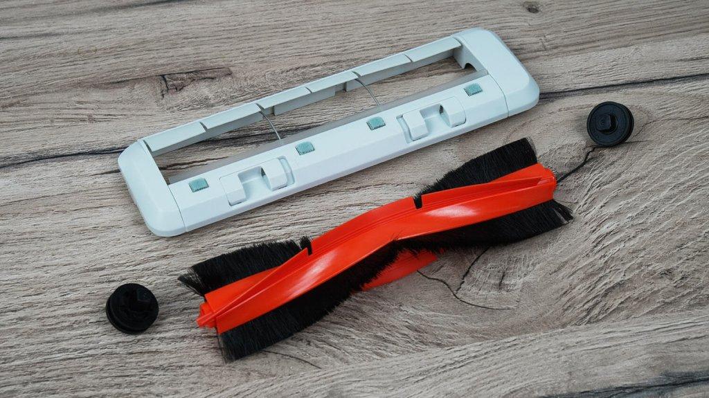 „Xiaomi“ robotinis dulkių siurblys S10+: centrinis turbošepetys