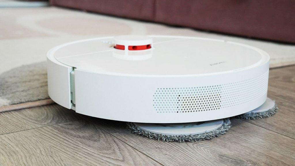 „Xiaomi“ robotinis dulkių siurblys S10+: kilimų valymas
