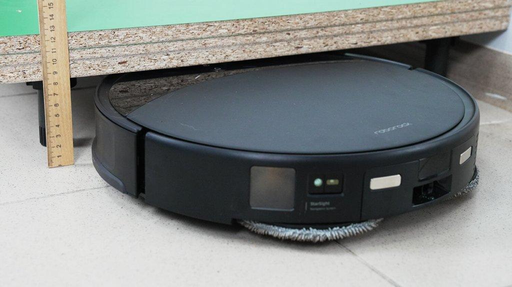 Roborock Saros 10R: Prasilenkimas po žemais baldais
