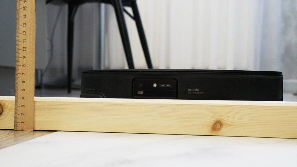 Roborock Saros 10R: 4 cm slenksčio prošvaisa